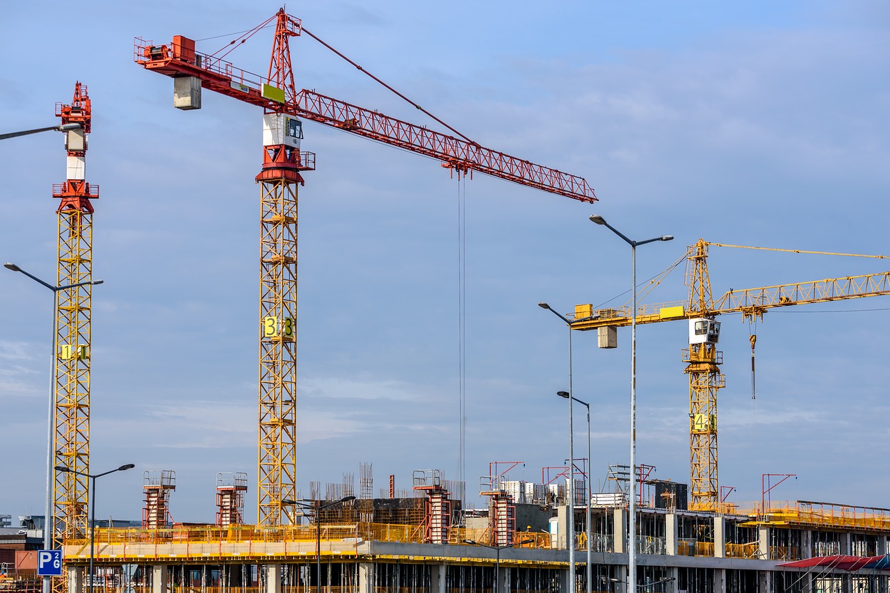 What are the main construction site security duties?